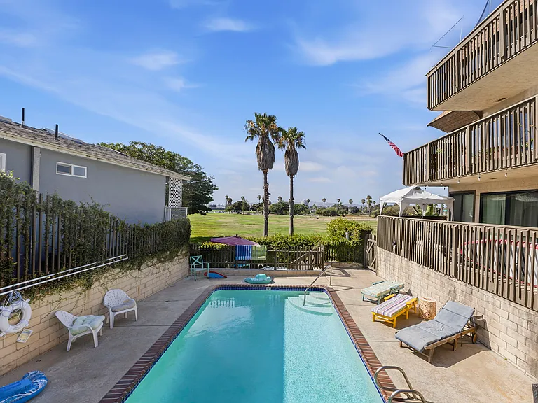 Community pool