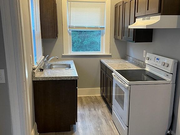 4th image of 2311 Burnet Ave
