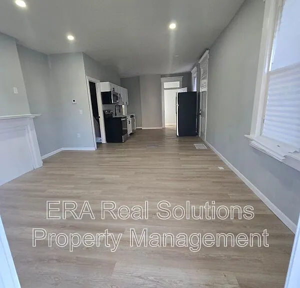 732 S Ohio Ave — Photo 2