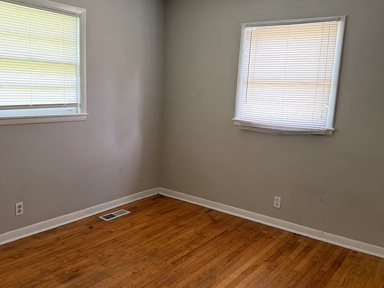 1012 Bradyville Pike — Photo 6