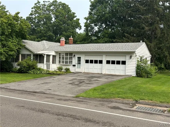813 E Molloy Rd, Syracuse, NY 13211