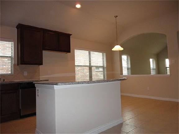4th image of 2529 Gold Rush Dr