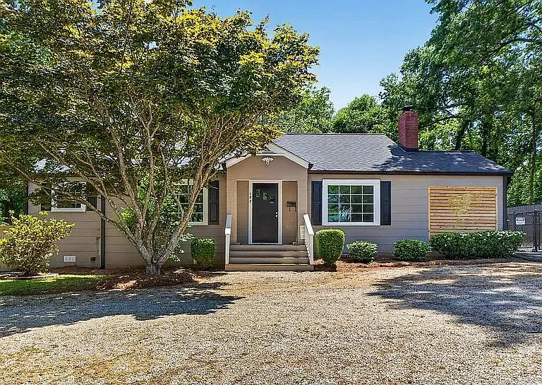 3 bed, 1412 sqft, $2,200 — Photo 3