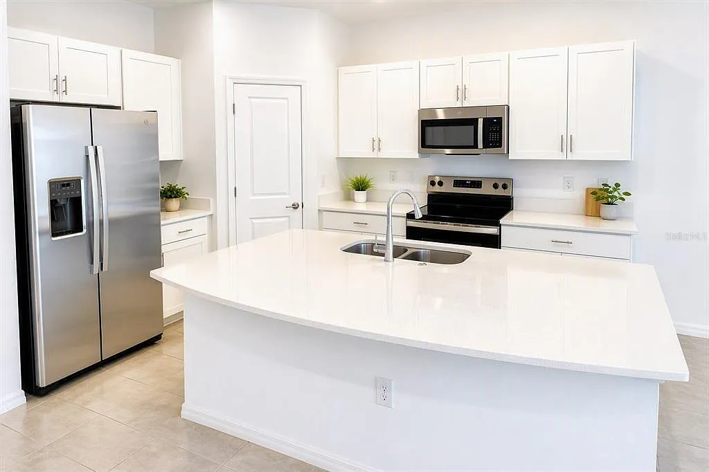 3 bed, 2.5 bath, 1417 sqft, $2,100 — Photo 4