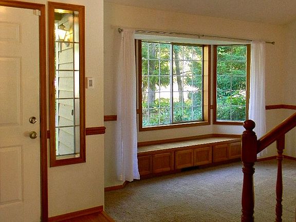 Entry and window seat