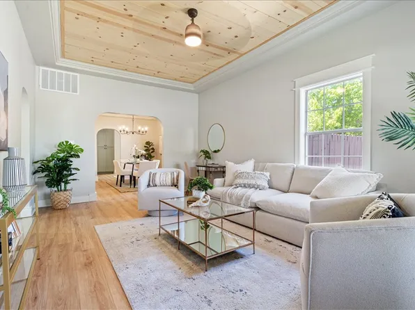 1114 S 3rd St, Rogers, AR 72756