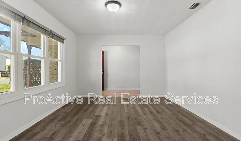 3201 Bruno Dr — Photo 6