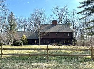 541 Fox Run Trl, Aurora, OH 44202