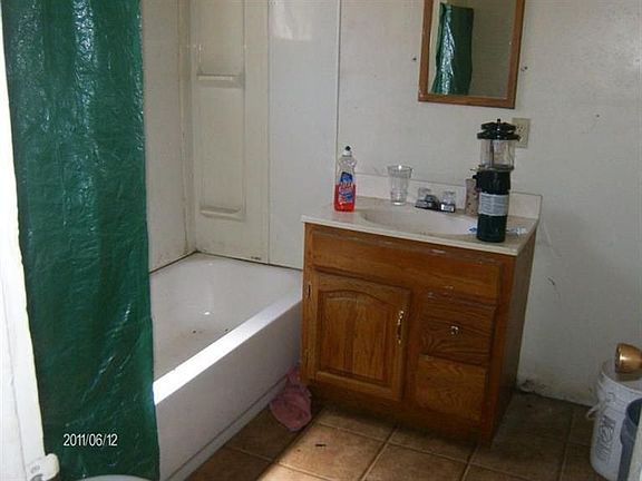 4th image of 518 4th St