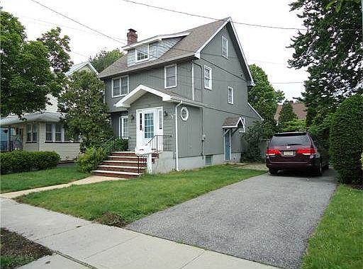 2nd image of 184 Rowland Pl