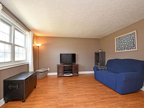 4th image of 209 Etta Ave