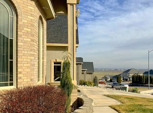 3811 Adobe Ct, Pasco, WA 99301