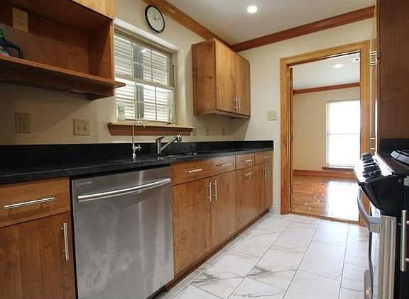 5th image of 7319 Cranbrook Dr