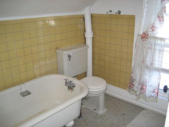 Upstairs bathroom