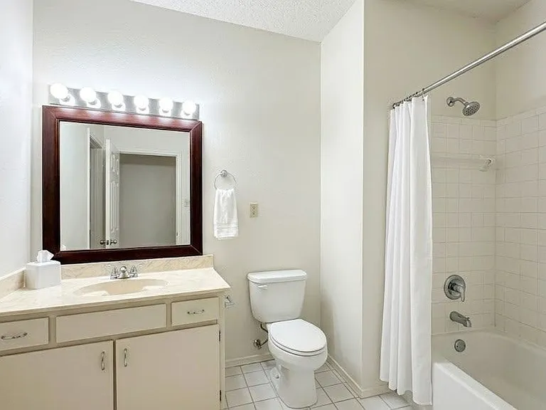 106 E 30th St #101 — Photo 9