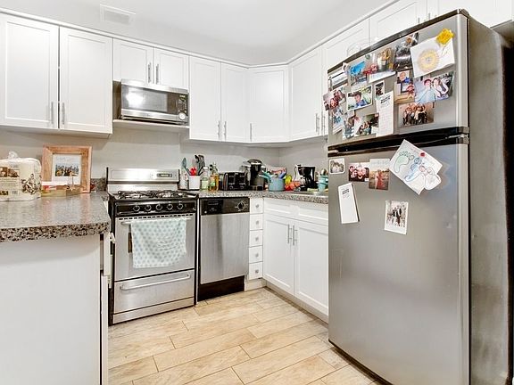 4th image of 41 W 85th St APT Bb