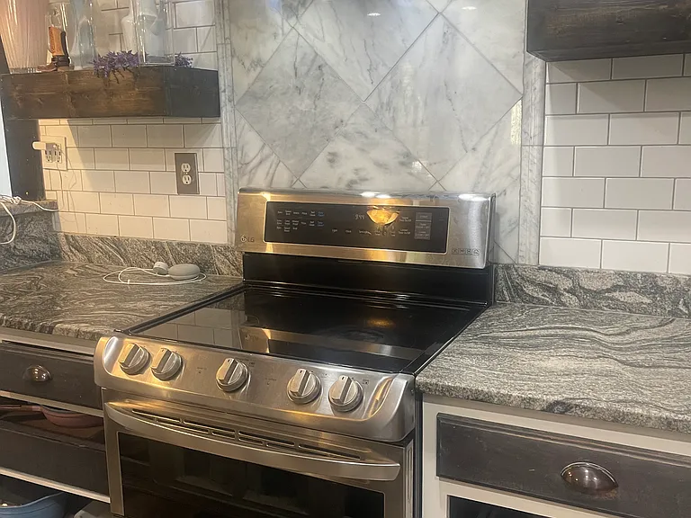 1504 Pemberton Ln — Photo 11