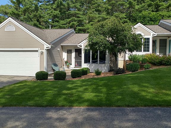 2nd image of 3334 Woodwind Dr NE #33
