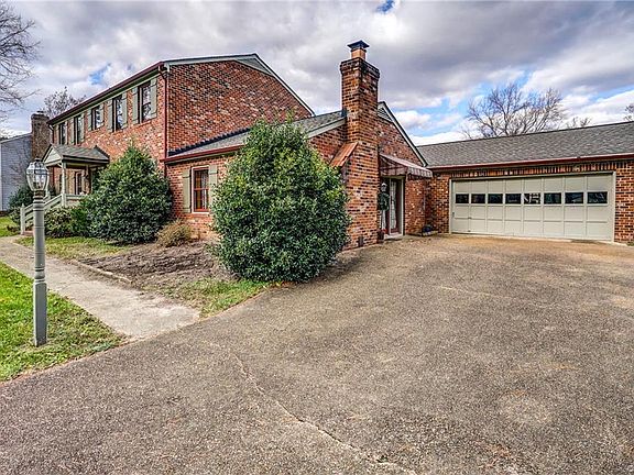 2nd image of 4532 Adelaide Ave