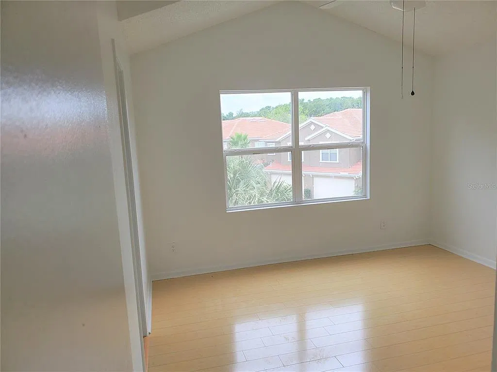 2 bed, 2.0 bath, 939 sqft, $1,500 — Photo 3