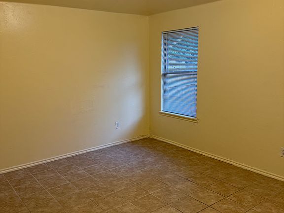 3rd image of 1448 NW 29th St
