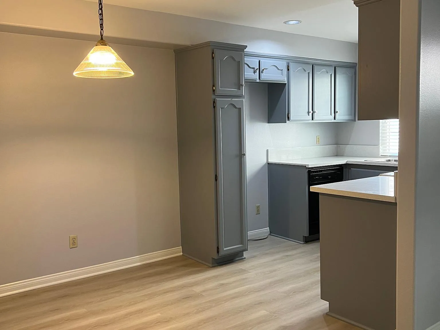 3 bed, 2.5 bath, 1180 sqft, $3,200 — Photo 3