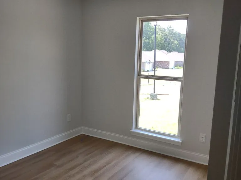 576 Silver Hill Dr — Photo 21