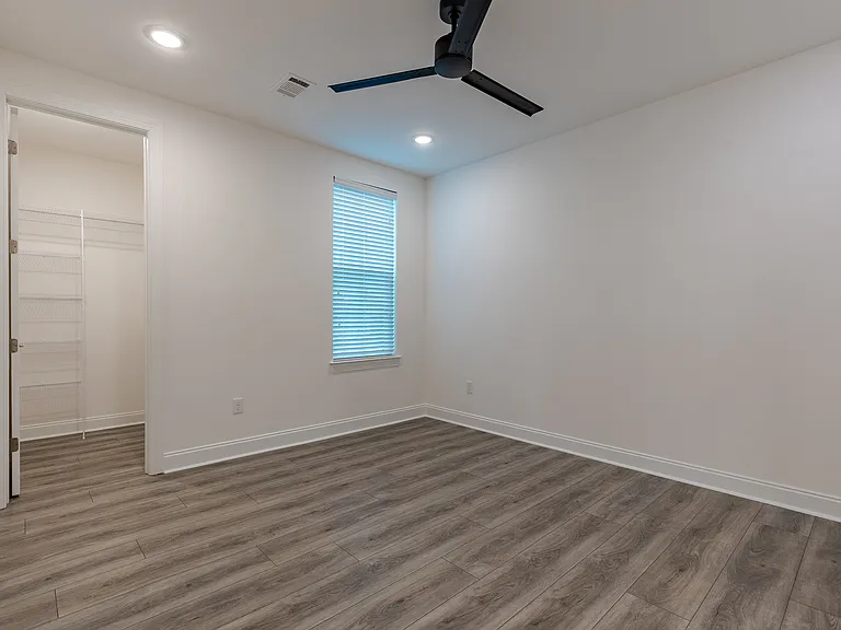 Residences at 393 North Apartments — Photo 6