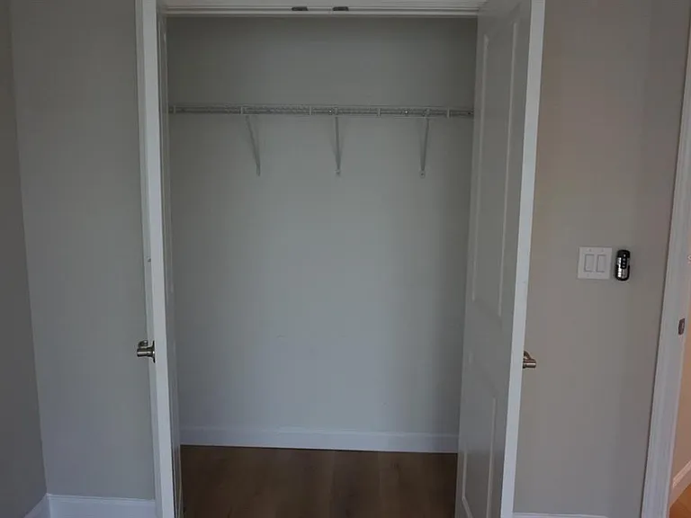 1535 W Cass St — Photo 17