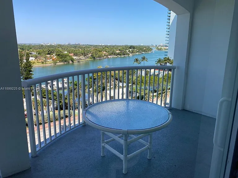 5401 Collins Ave #729 — Photo 25