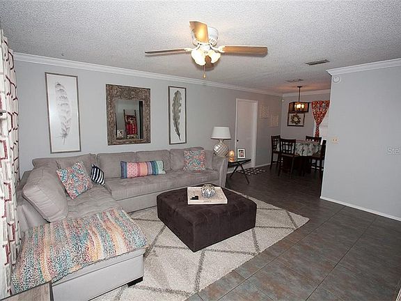 5th image of 833 Shay Dr