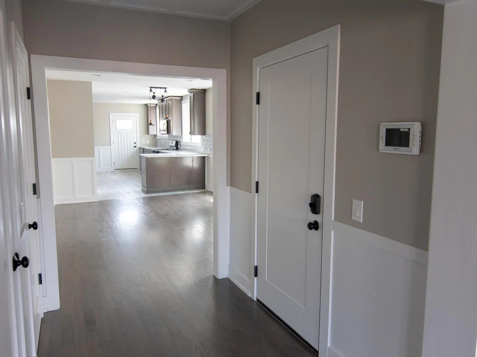 6107 N Washtenaw Ave — Photo 2