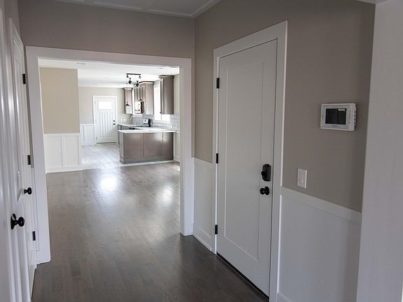2nd image of 6107 N Washtenaw Ave APT 1