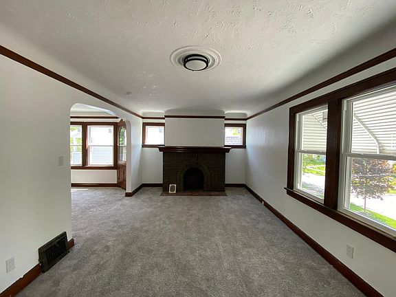 5th image of 3937 W 157th St