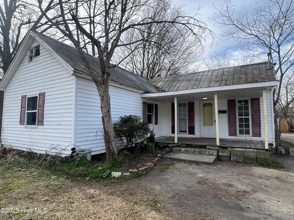 901 W Anderson Street, Selma, NC 27576