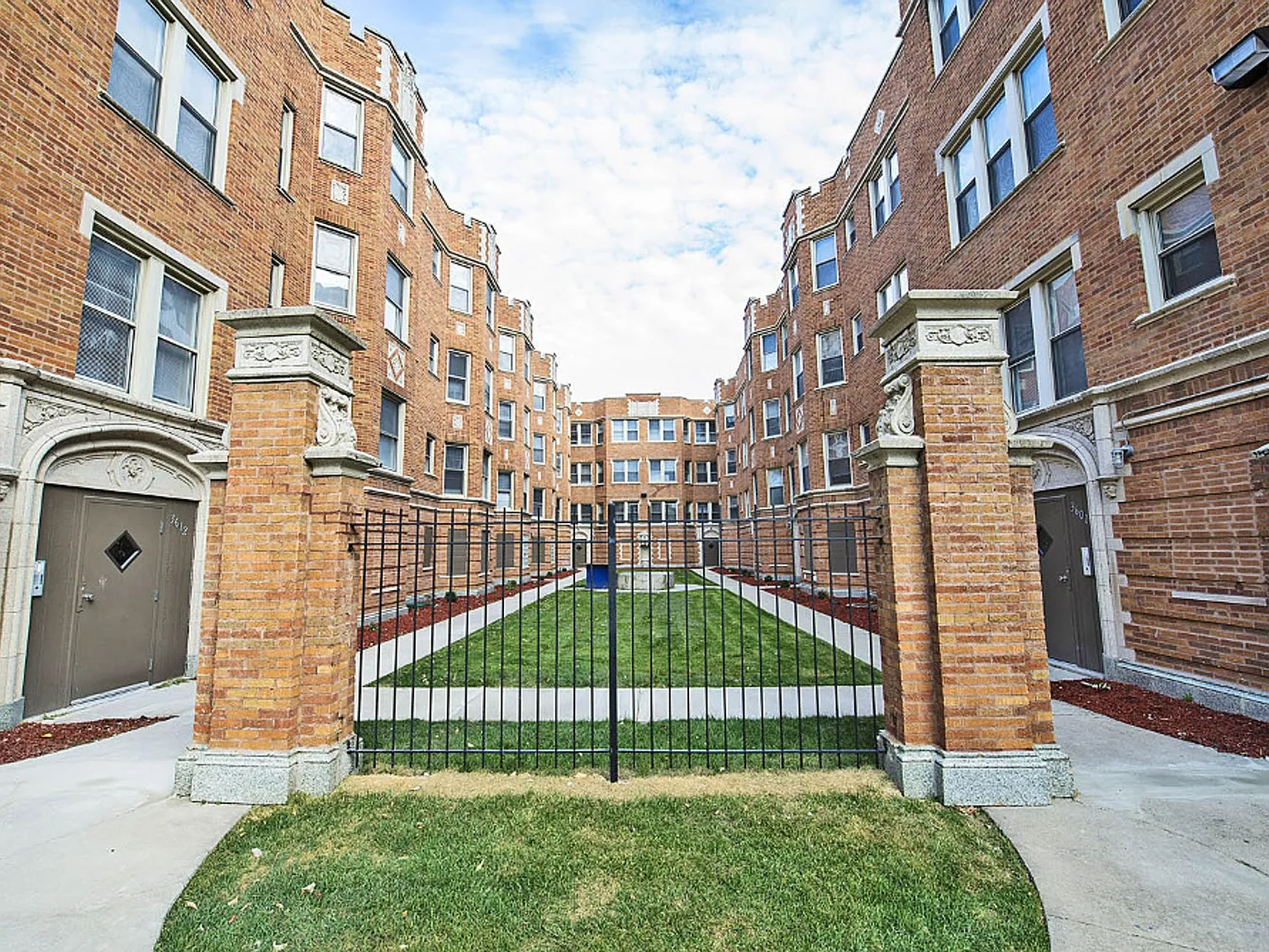 3600 W Franklin — Photo 2