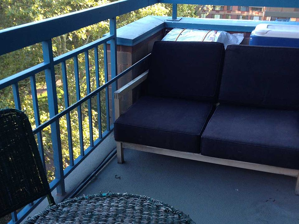 2nd image of 20 River Rd APT 8J