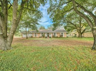 1307 E Main St, Madisonville, TX 77864