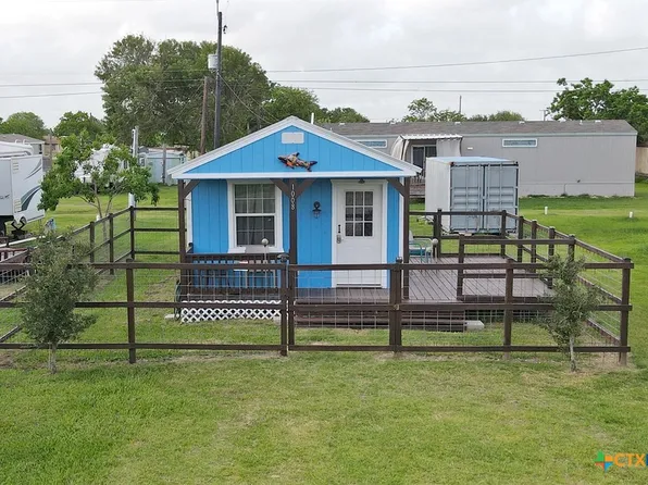 1008 W Dallas Ave, Seadrift, TX 77983