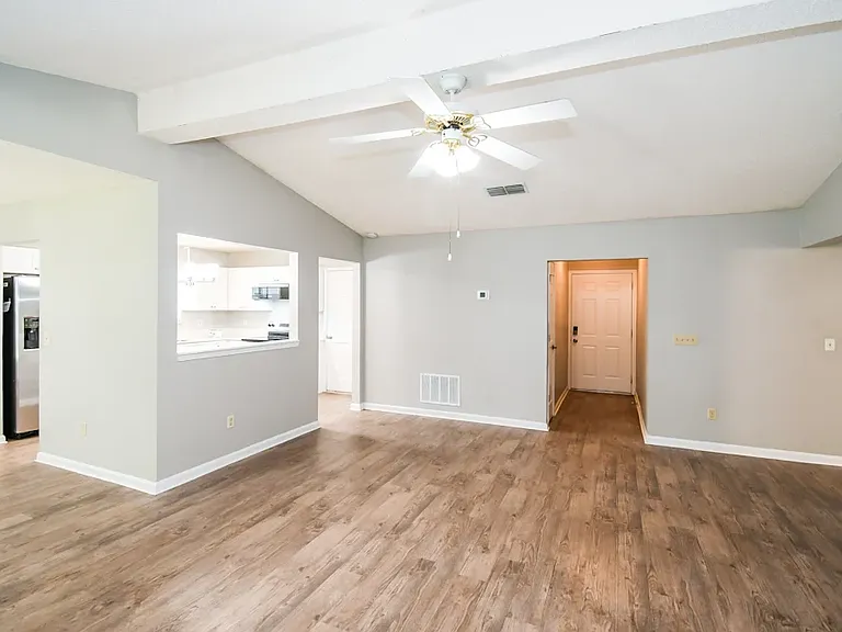 11105 Barbizon Cir E — Photo 1