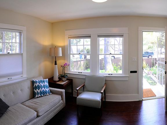 3rd image of 4104 La Salle Ave