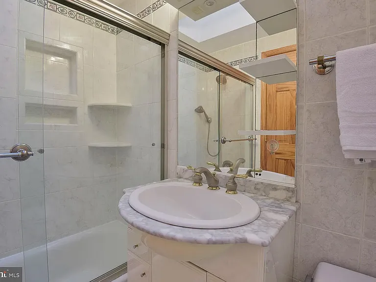 9321 Bentridge Ave — Photo 37