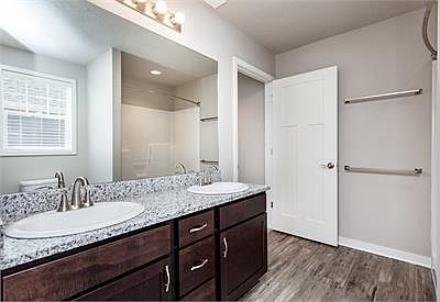 5th image of 2031 SW Cascade Falls Dr