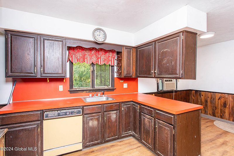 5th image of 17 Tieman Road