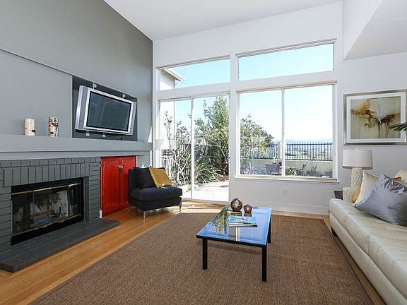 5th image of 46 Promontory Dr