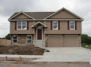 633 Terry Dr, Pleasant Hill, MO 64080
