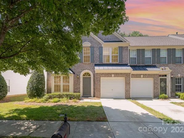 141 Cypress Landing Dr, Mooresville, NC 28117