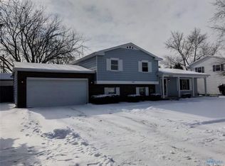 3234 Dogwood Dr, Oregon, OH 43616