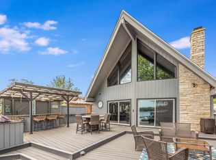 27 Lakeside Ln, Fox Lake, IL