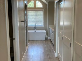 2061 Stonefield Ln, Santa Rosa, CA 95403